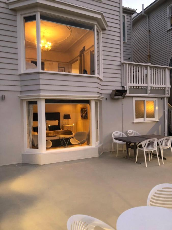 Incredible Views! Luxurious Studio & Outdoor Living Веллингтон Экстерьер фото
