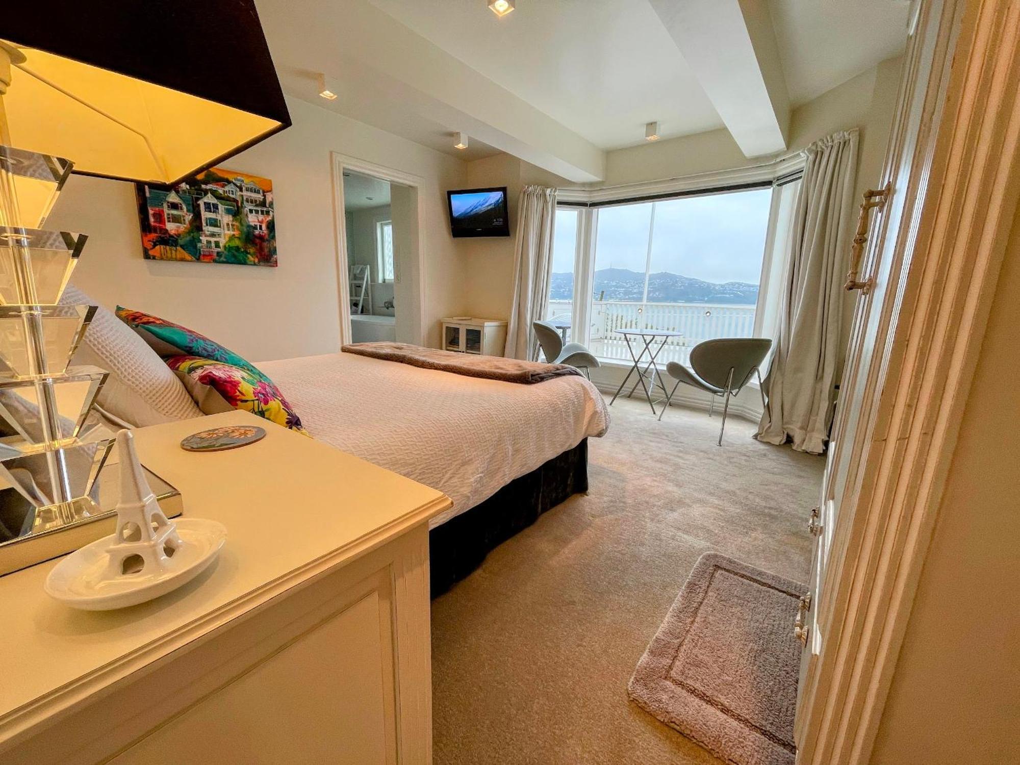 Incredible Views! Luxurious Studio & Outdoor Living Веллингтон Экстерьер фото
